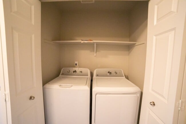 Building Photo - ALFOJ03