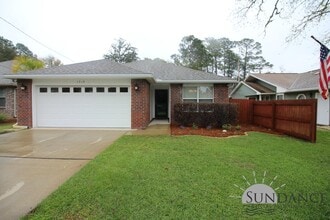 Building Photo - Beautiful 3 Bedroom Home in Niceville!