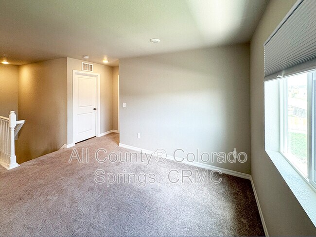 Building Photo - 5975 Mumford Dr.