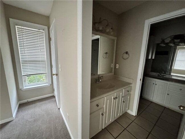 Building Photo - 183 Wood Crest Cir