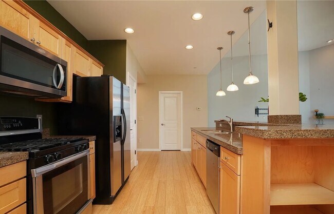 Building Photo - 2357 Yakima Ct