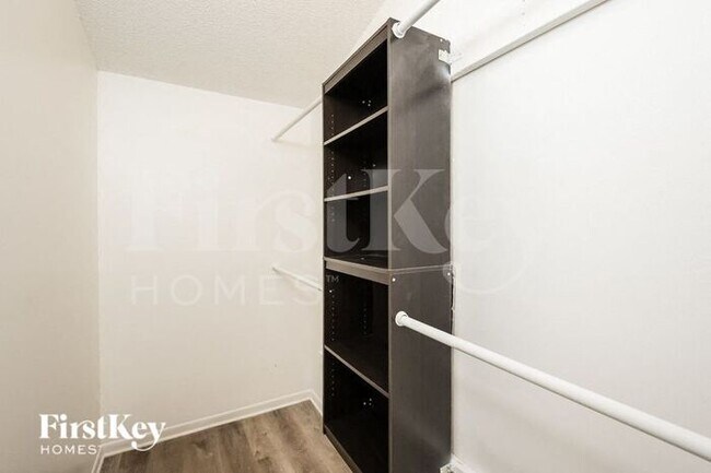 Building Photo - 232 Rheine Rd NW