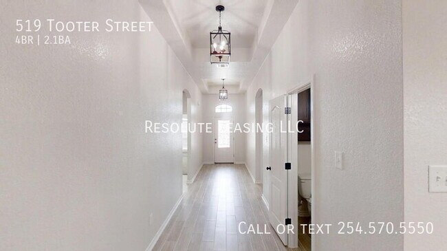 Building Photo - 519 Tooter St