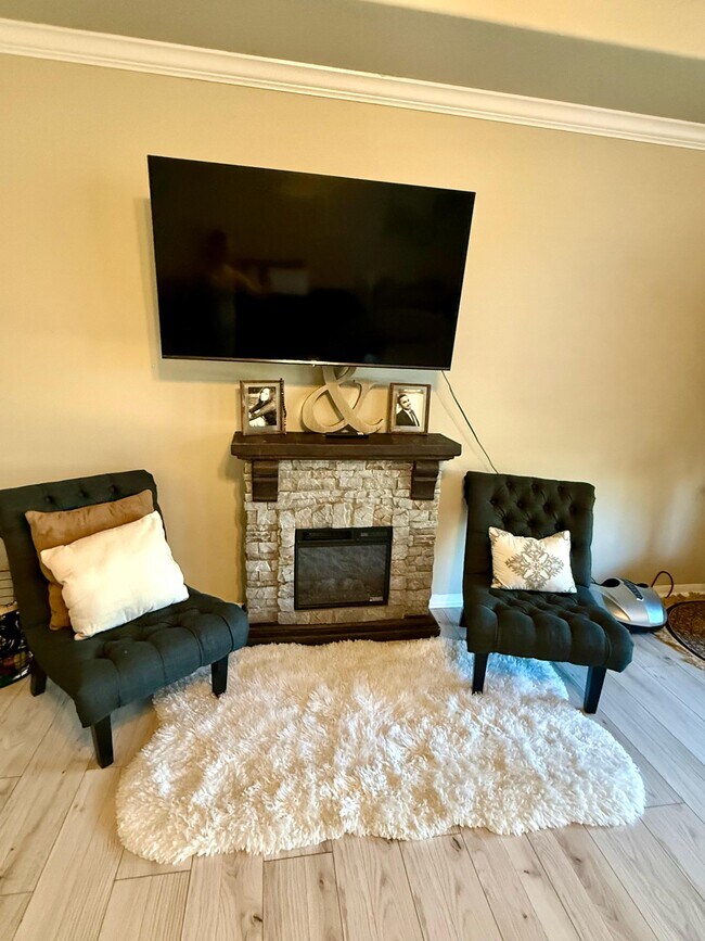 Building Photo - 8153 Tranquil Lake Way