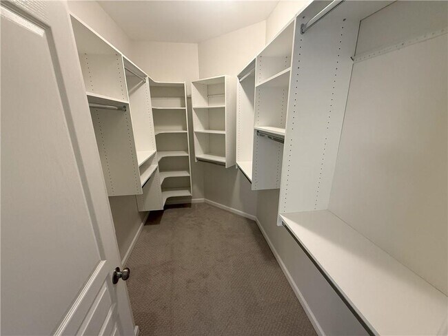 Building Photo - 1460 Vinery Ave