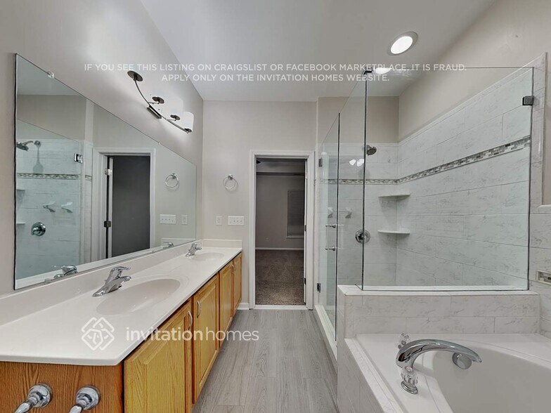 Building Photo - 3814 Planters Watch Dr