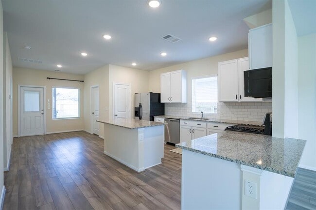 Building Photo - 318 Timber Brook Dr