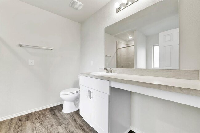 Building Photo - 4351 Stuebner Hl Dr