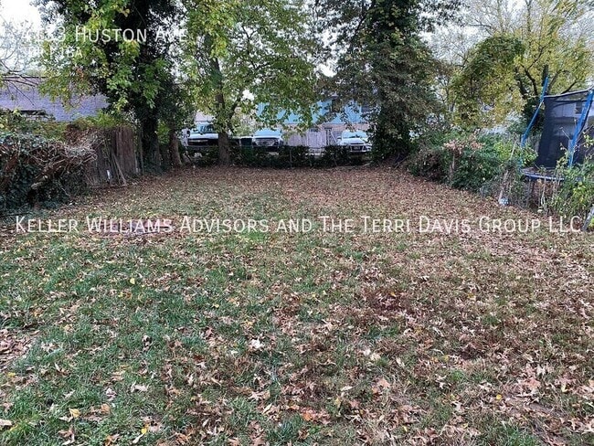 Building Photo - 4133 Huston Ave