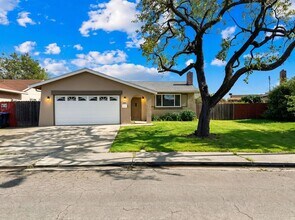 Building Photo - Spacious 3-Bedroom Home with Large Backyard in Fairfield