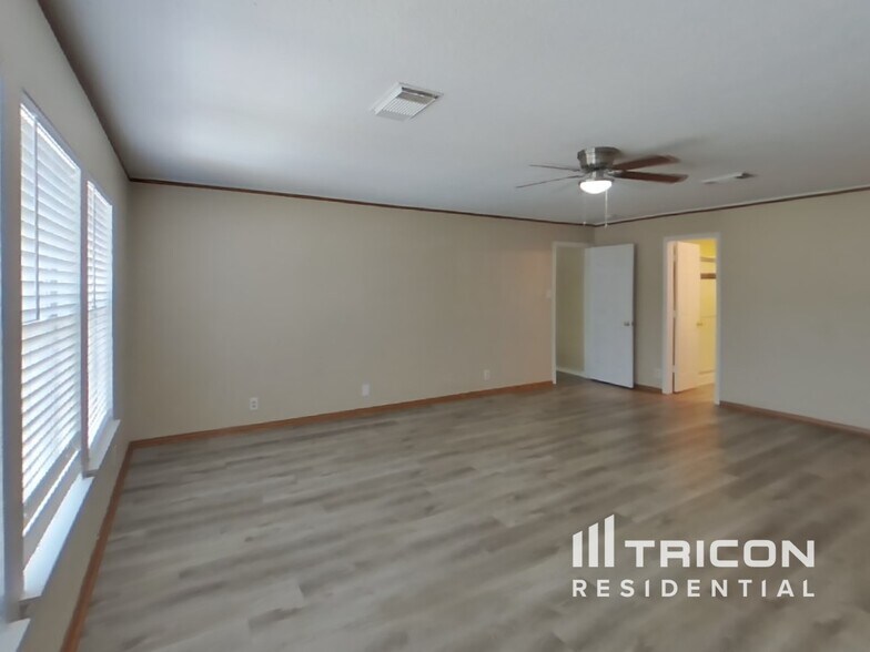 Building Photo - 9226 Windward Trce