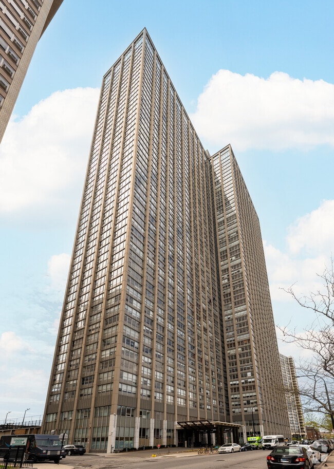 Building Photo - 655 W Irving Park Rd