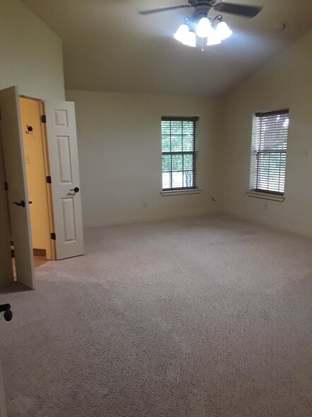 Building Photo - 1800 County Road 4817