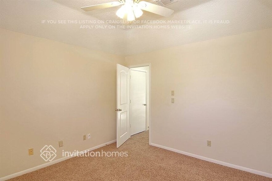 Building Photo - 14635 S Hearthstone Green Dr