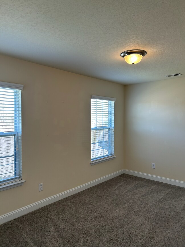 Building Photo - 2444 Glyncastle Way