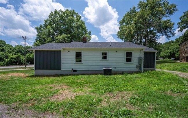 Building Photo - 3140 S Stratford Rd