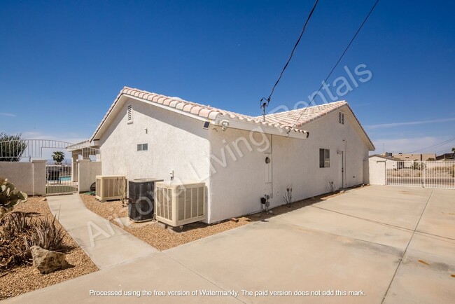 Building Photo - FURNISHED POOL HOME WITH VIEW