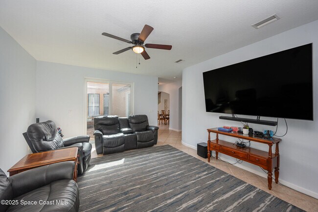 Building Photo - 2842 Glenridge Cir