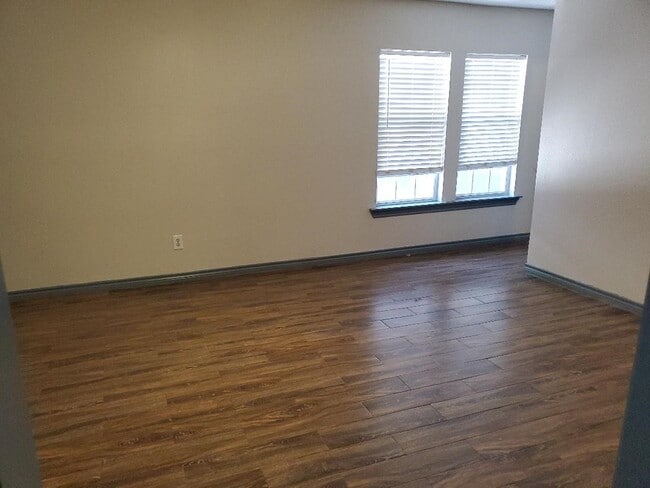 Building Photo - 6831 Stoney River Dr