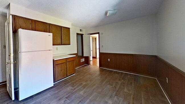 Building Photo - Third-Floor Apartment