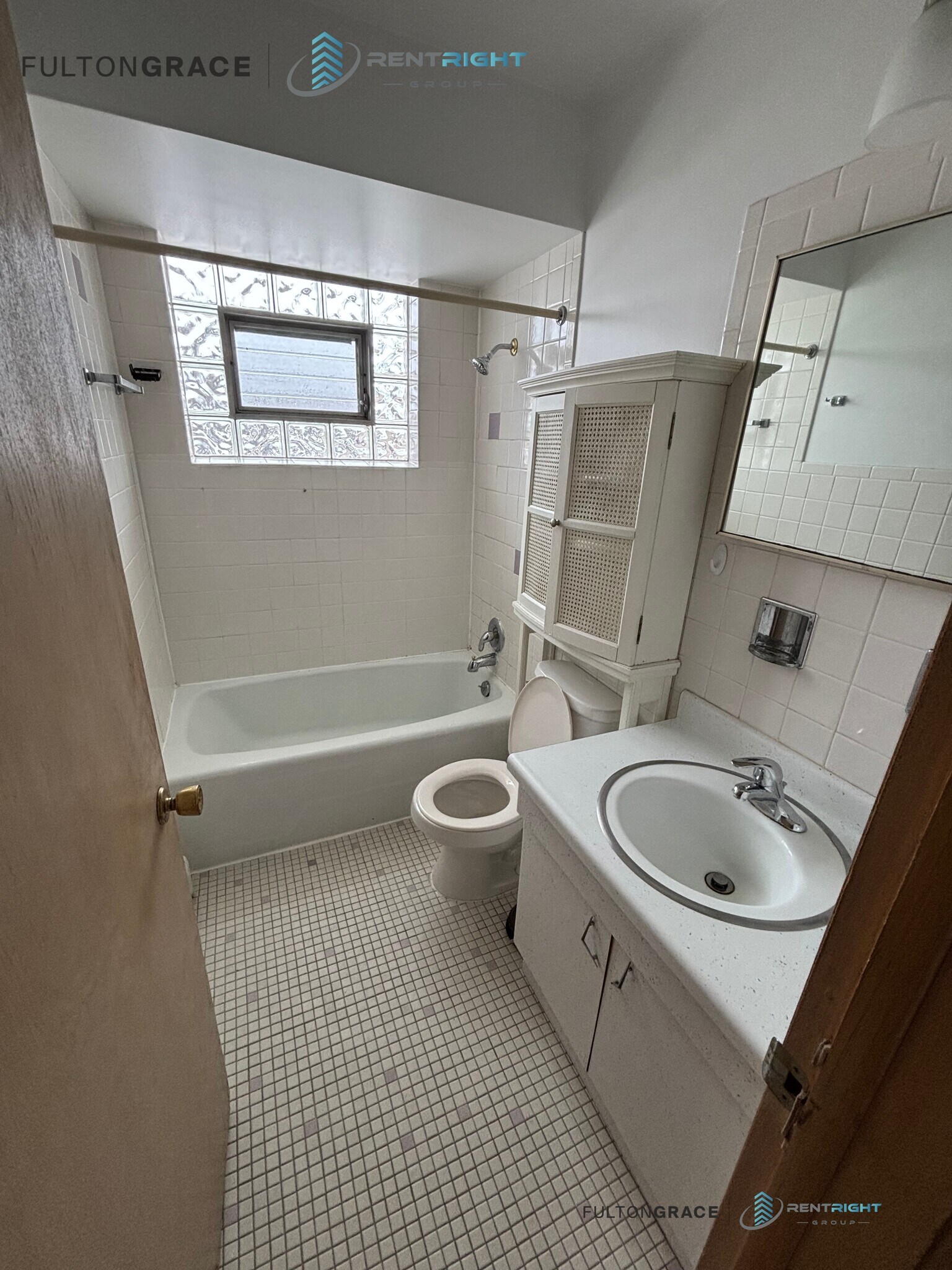 Building Photo - 5443 N Sayre Ave