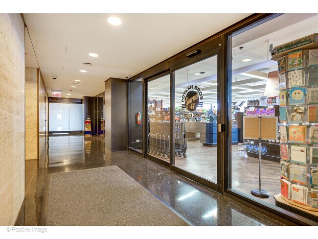 Building Photo - 175 E Delaware Pl