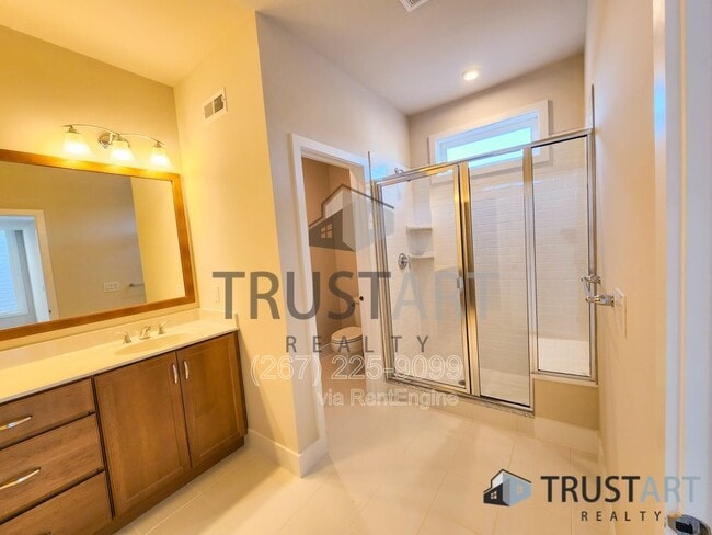 Building Photo - 3150 N Park Ave