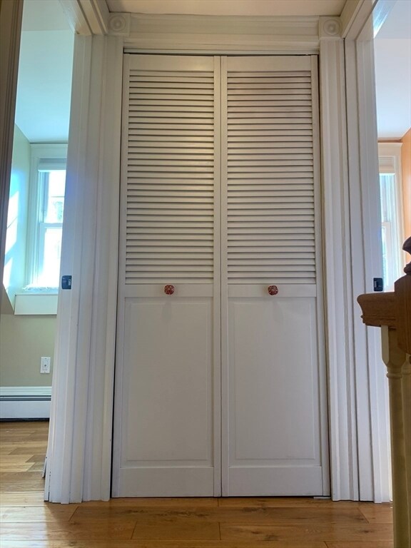 Building Photo - 10 Salem St Ave