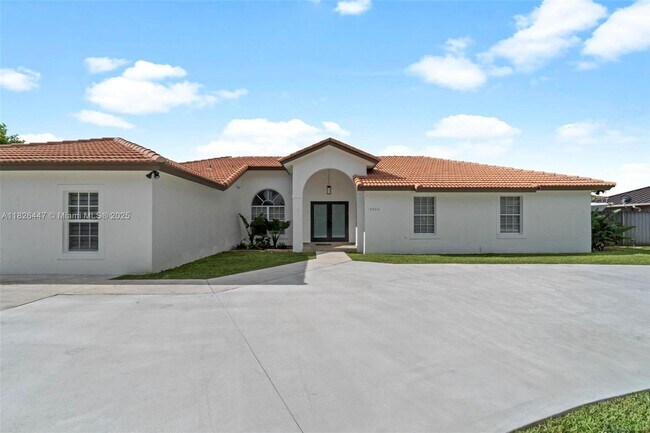 Primary Photo - 15862 SW 286th St
