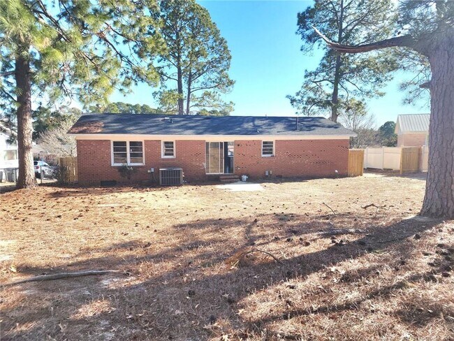 Building Photo - 1018 Appalachin Dr