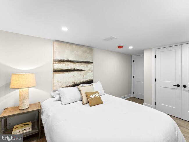 Building Photo - 532 Shepherd St NW