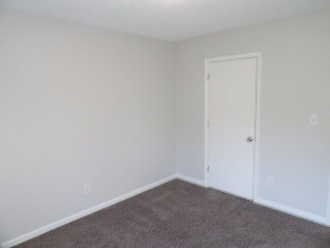 Building Photo - 114 Potomac Ct