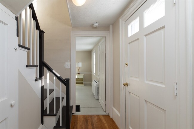 Building Photo - 21 Gardner St