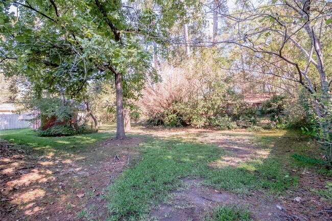 Building Photo - 203 Pine Valley