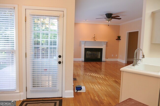 Building Photo - 1150 Lavista Rd