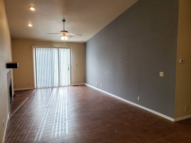 Building Photo - 2002 Middletown Dr