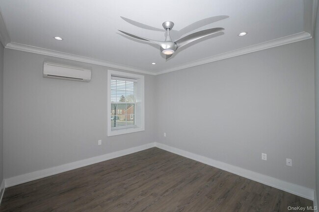 Building Photo - 75 Circle Dr