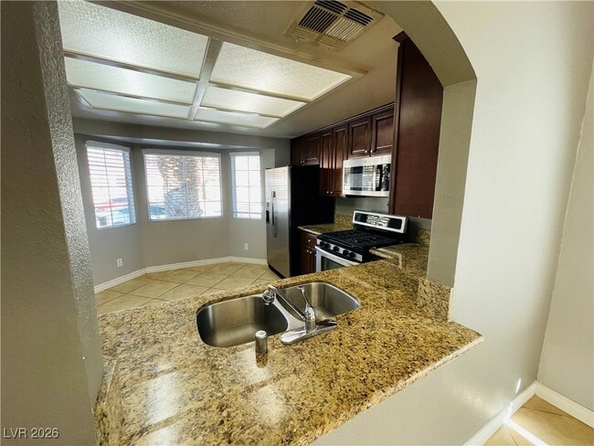 Building Photo - 8649 Trafalgar Dr