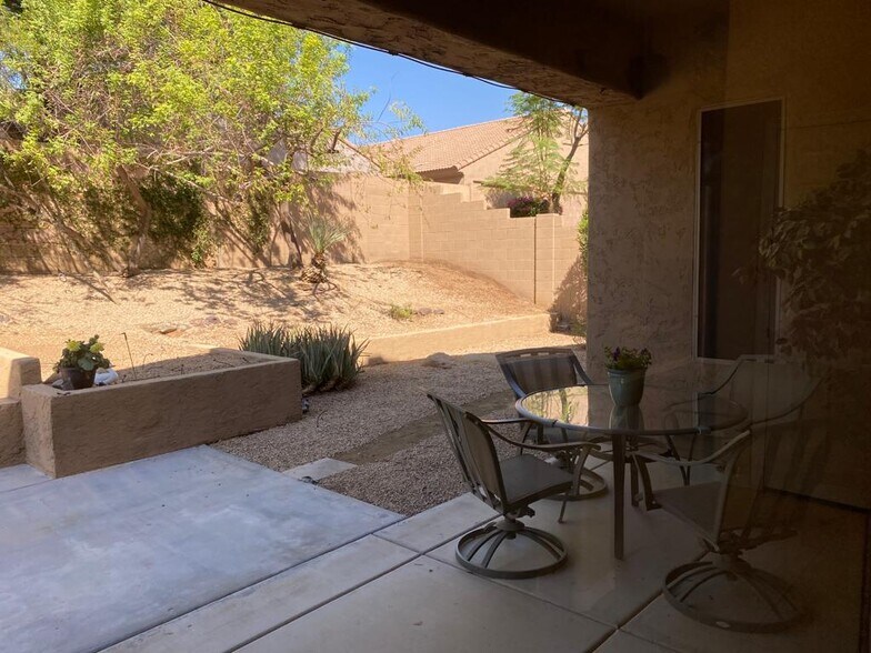 Building Photo - 7634 E San Fernando Dr