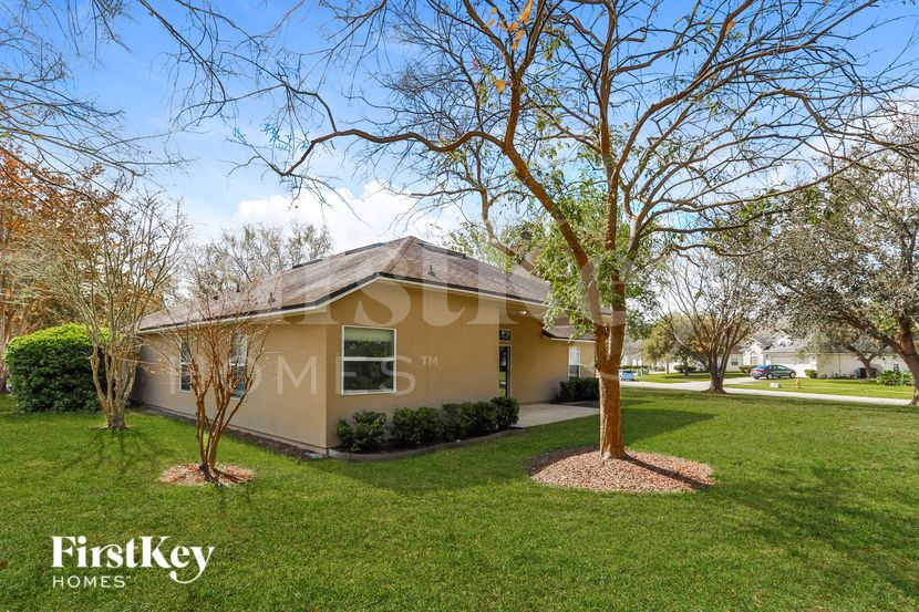 Building Photo - 1000 Hanover Ln