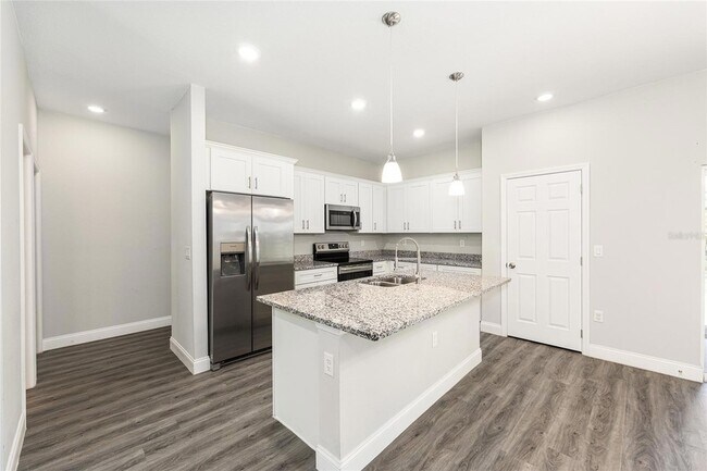 Building Photo - 5998 SW 154th Street Rd