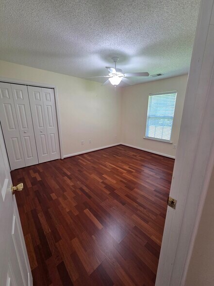 Building Photo - 593 Calypso Dr