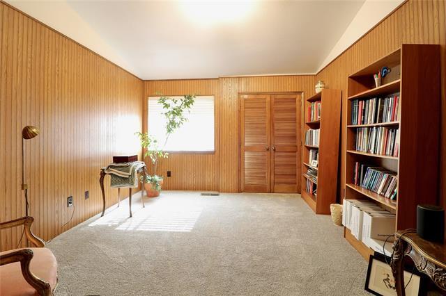 Building Photo - 120 Sceptre Dr