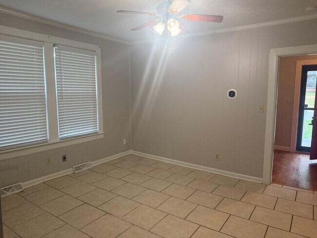 Building Photo - Large home for rent!