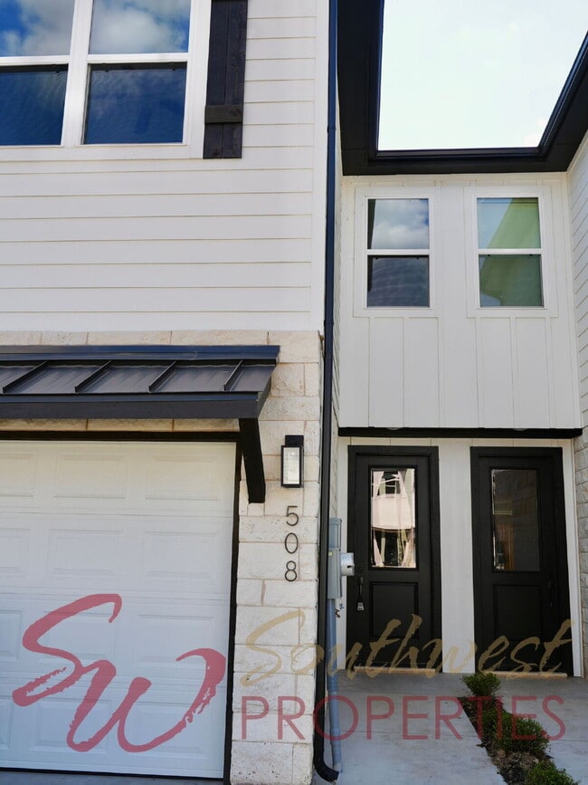 Building Photo - FULLY FURNISHED, close to campus 3 bedroom 2.5 bath Cowboy Casita!