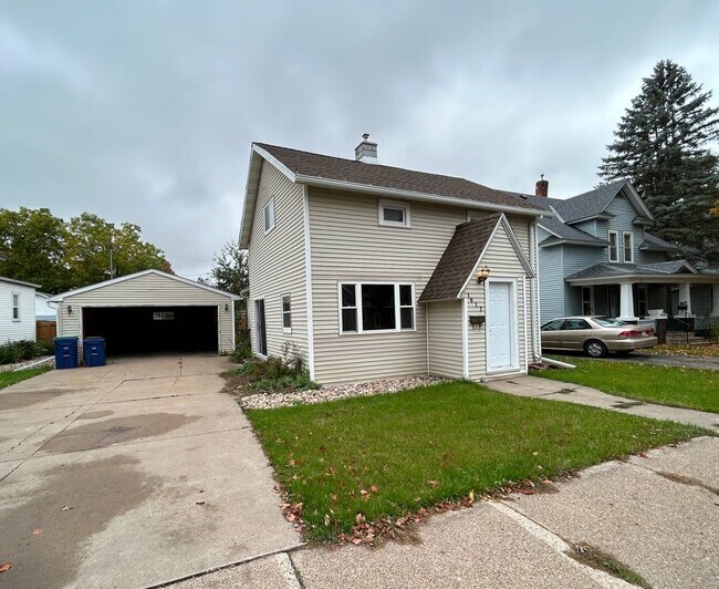 Building Photo - 1012 S 4th Ave