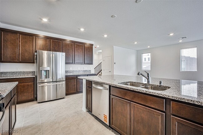 Building Photo - 7428 Legacy Pt St