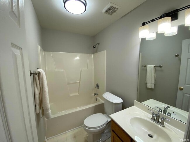 Building Photo - 2413 Wellington Ridge Loop