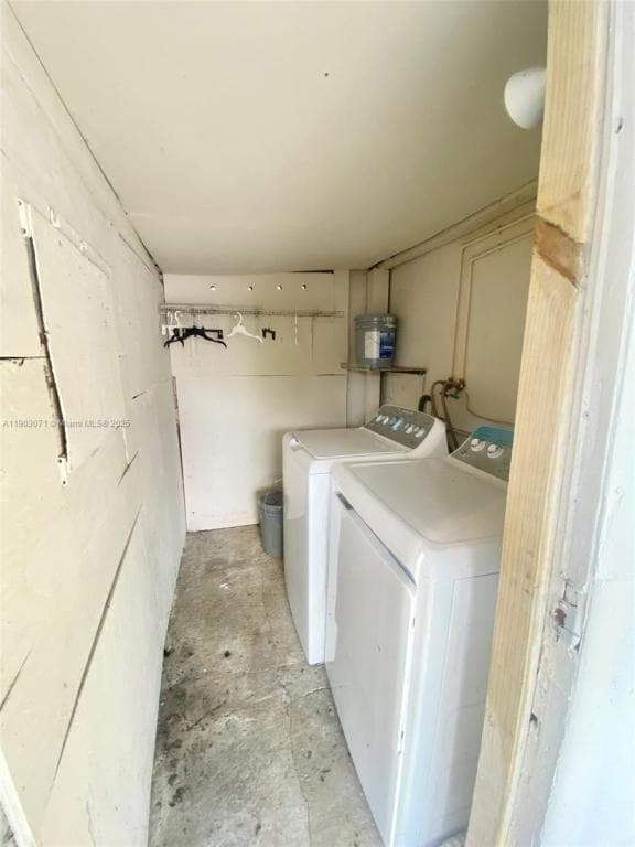 Building Photo - 2024 NE 183rd St