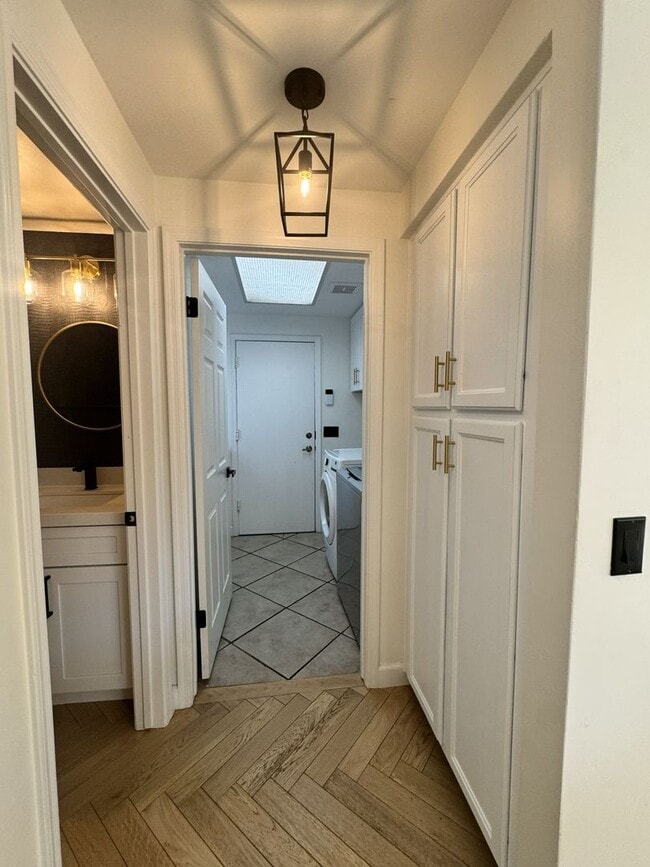 Building Photo - BEAUTIFUL 3 BEDROOM 3 BATH CORNER LOT WITH POOL AND LARGE BACKYARD NORTH SCOTTSDALE